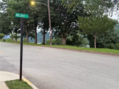 Exterior - 151 Walnut St, Beaver, PA 15009 photo 4 of 4
