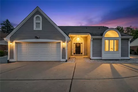 3 Wellington Woods Dr, Pittsburgh, PA 15229