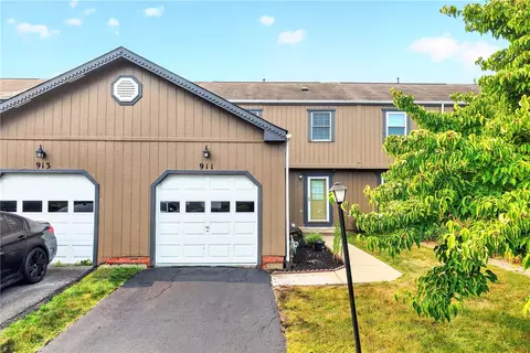 911 Sunset Cir, Cranberry Township, PA 16066