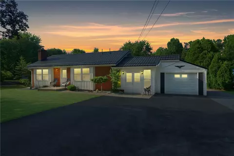 4129 Mitchell Rd, New Castle, PA 16105