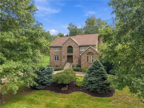 118 Wedgewood Dr, Gibsonia, PA 15044