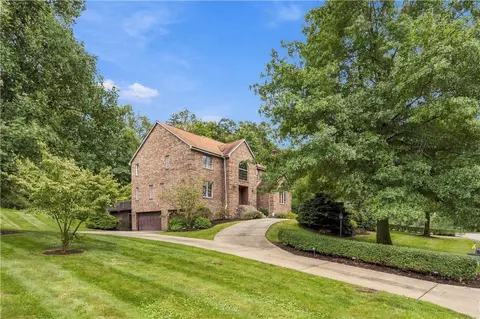118 Wedgewood Dr, Gibsonia, PA 15044