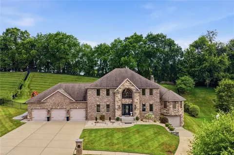 1066 Nottingham Ct, North Huntingdon, PA 15642