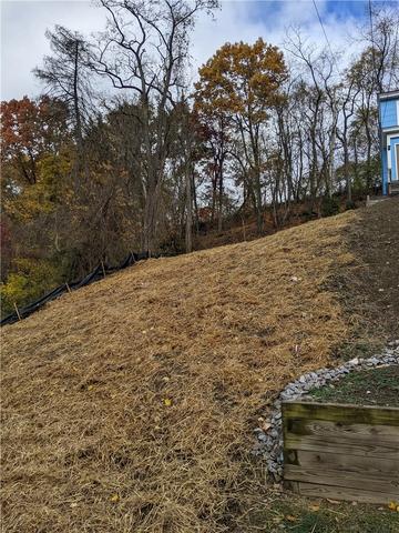 37 Lawrence St, Pittsburgh, PA 15209