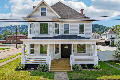 544 E 2nd Ave, Tarentum, PA 15084