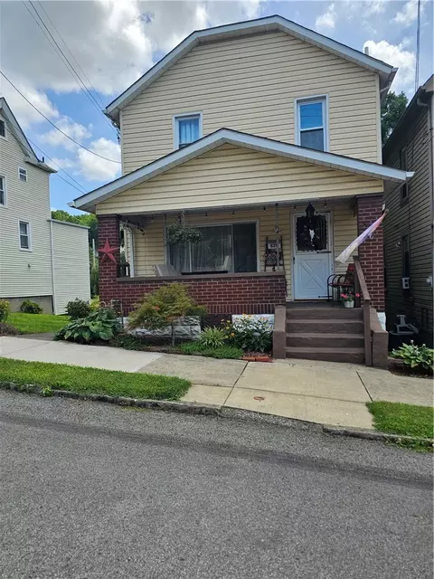 829 Vermont Ave, Glassport, PA 15045