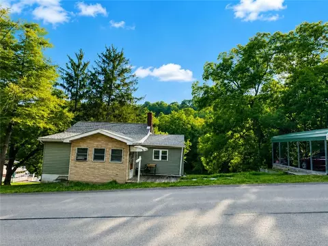 101 Fishpot Rd, Fredericktown, PA 15333