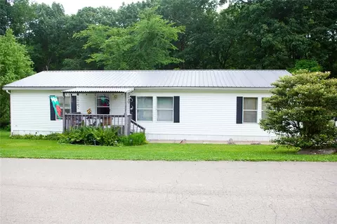 228 Sunny Hill Dr, Valencia, PA 16059