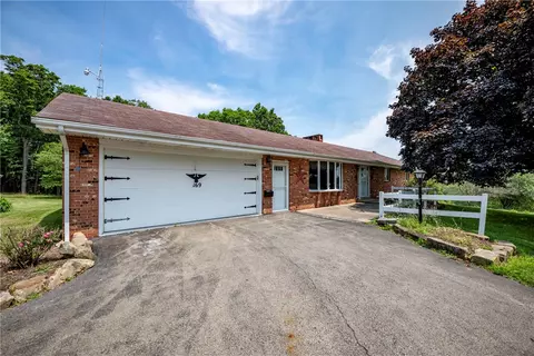 169 Ridge Dr, Karns City, PA 16041