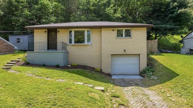 1994 Mckinney Rd, Monroeville, PA 15146