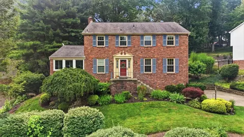 10062 Oakridge Dr, Wexford, PA 15090