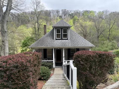14681 Murrysville Rd, Trafford, PA 15085