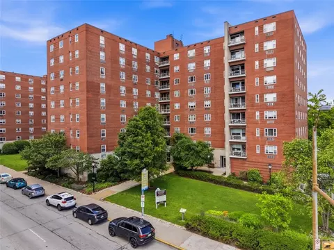 4625 5th Ave #200, Pittsburgh, PA 15213