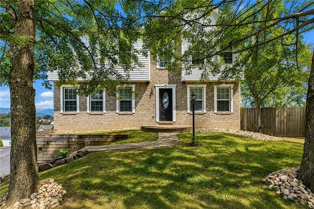 415 Crossbow Dr, New Stanton, PA 15672