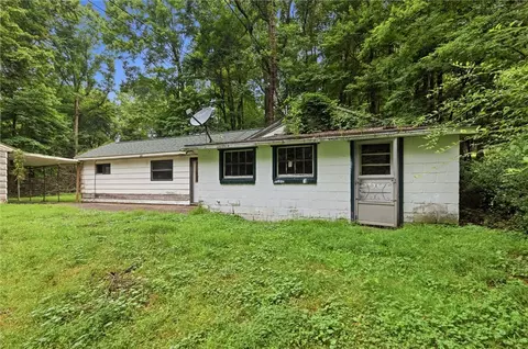 8231 Sharon Mercer Rd, Mercer, PA 16137