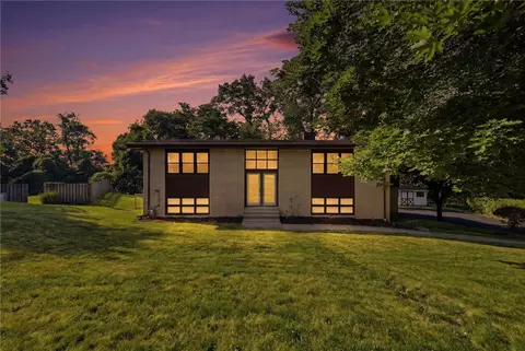 1718 Mountainview Dr, Monroeville, PA 15146