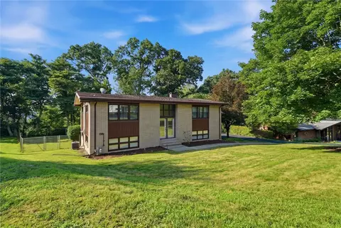 1718 Mountainview Dr, Monroeville, PA 15146