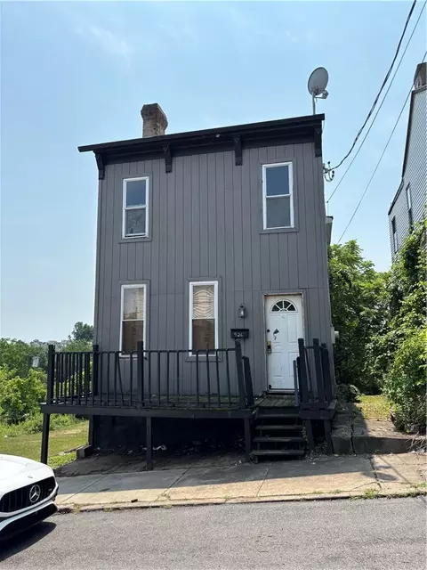 926 Eureka St, Pittsburgh, PA 15210