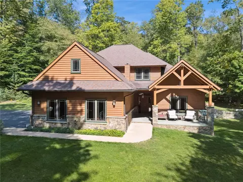 302 Pheasant Run Ln, Champion, PA 15622