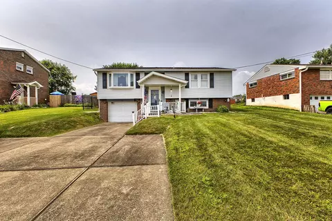 12 Shawnee Dr, Greensburg, PA 15601
