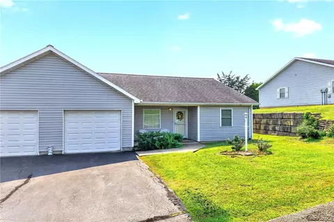 8 Amy Lyne Dr, Smithfield, PA 15478