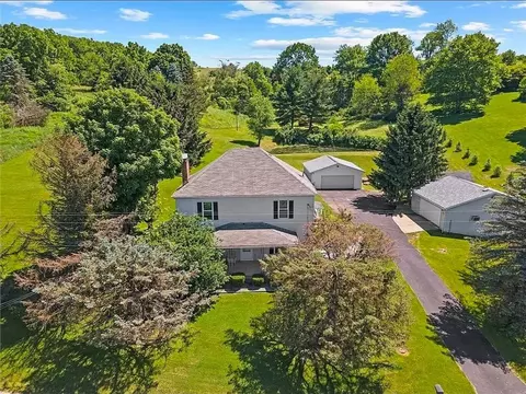 1866 Henderson Ave, Washington, PA 15301