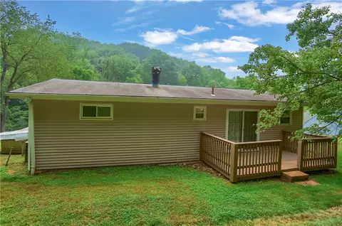 Exterior - 286 Dobson Rd, Mars, PA 16046 photo 9 of 10