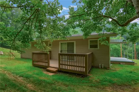 Exterior - 286 Dobson Rd, Mars, PA 16046 photo 6 of 10