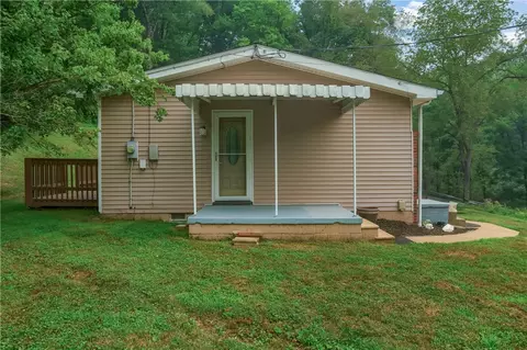 Exterior - 286 Dobson Rd, Mars, PA 16046 photo 4 of 10