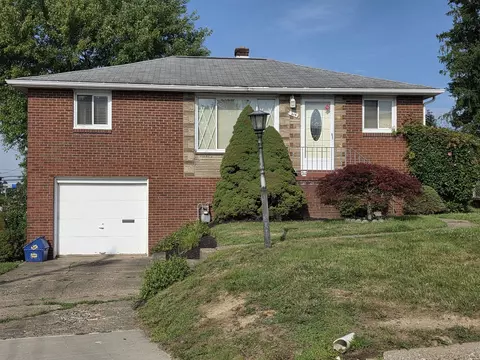 214 Bluemont, West Mifflin, PA 15122
