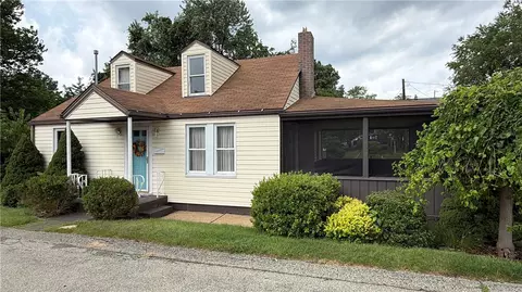 3101 Ohio Dr, New Kensington, PA 15068