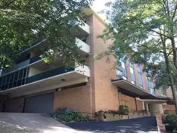 5048 Fifth Ave #101, Pittsburgh, PA 15232