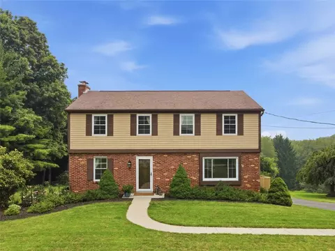 1391 Magee Rd, Sewickley, PA 15143