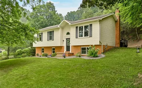 158 Dwellington Dr, Valencia, PA 16059