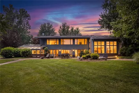 26 Lois Ln, Mercer, PA 16137
