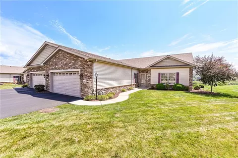 1317 Lynchfield Ln, Greensburg, PA 15601