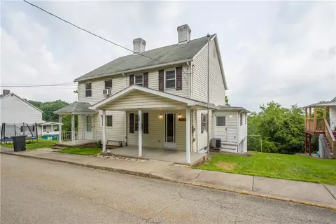 15 Maple St, Ellsworth, PA 15331