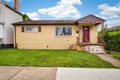 1745 Moffat St, Carnegie, PA 15106