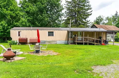 4263 Evergreen Rd, West Middlesex, PA 16159