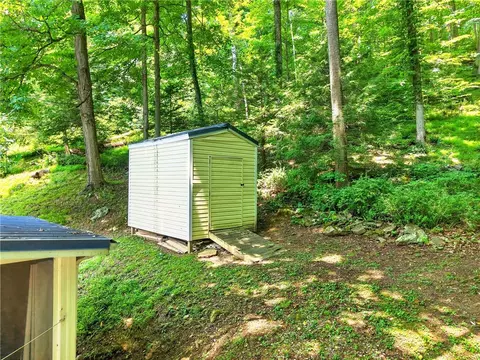 Exterior - 627 E Lakeview Rd, Confluence, PA 15424 photo 9 of 16