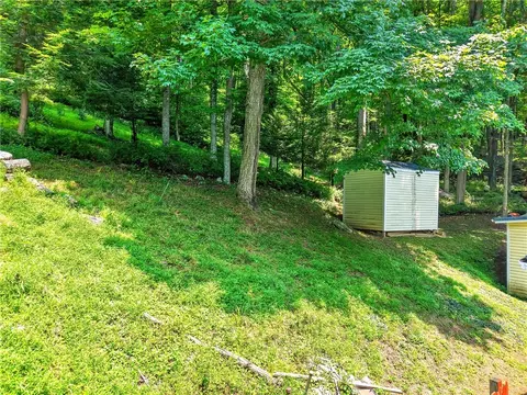 Exterior - 627 E Lakeview Rd, Confluence, PA 15424 photo 6 of 16
