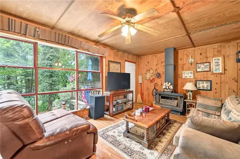 Living - 627 E Lakeview Rd, Confluence, PA 15424 photo 3 of 3
