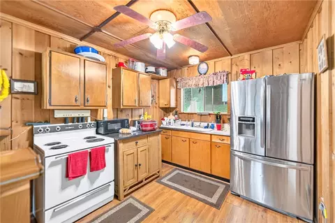 Kitchen - 627 E Lakeview Rd, Confluence, PA 15424 photo 3 of 4