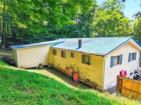 Exterior - 627 E Lakeview Rd, Confluence, PA 15424 photo 12 of 16
