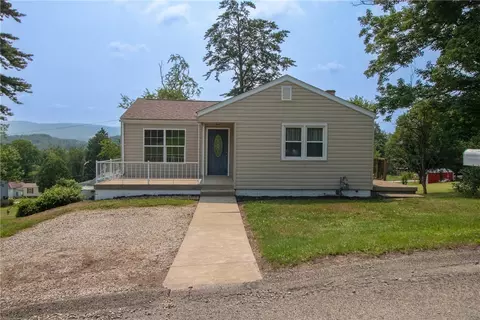34 Mountain View St, Smithfield, PA 15478