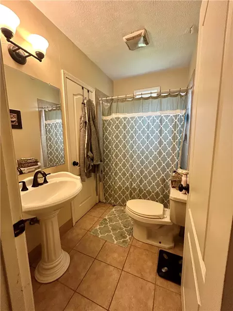Bath - 2013 State St, Clairton, PA 15025 photo 1 of 1