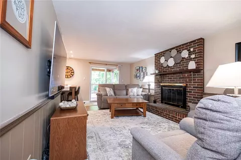 Living - 122 Painter St, Trafford, PA 15085 photo 3 of 3
