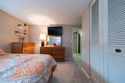 Bedroom - 122 Painter St, Trafford, PA 15085 photo 5 of 7