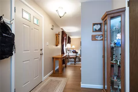 Entry Way - 122 Painter St, Trafford, PA 15085 photo 2 of 3