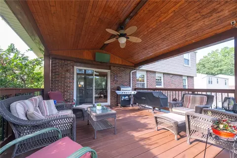 Exterior - 122 Painter St, Trafford, PA 15085 photo 5 of 11